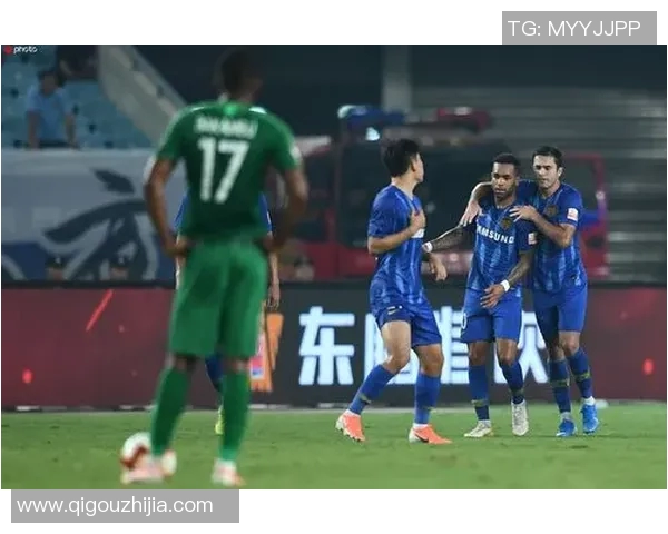 苏宁与深圳比赛裁判判罚争议引发热议球迷反应不一